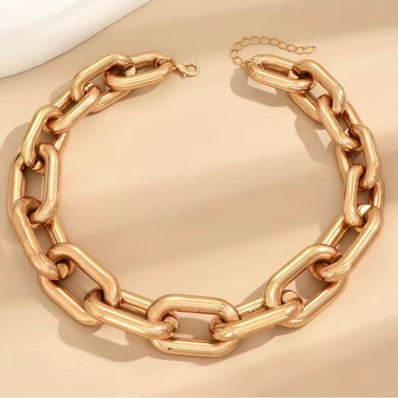 Exaggerated Chain Buckle Necklace - Picture 2 of 2